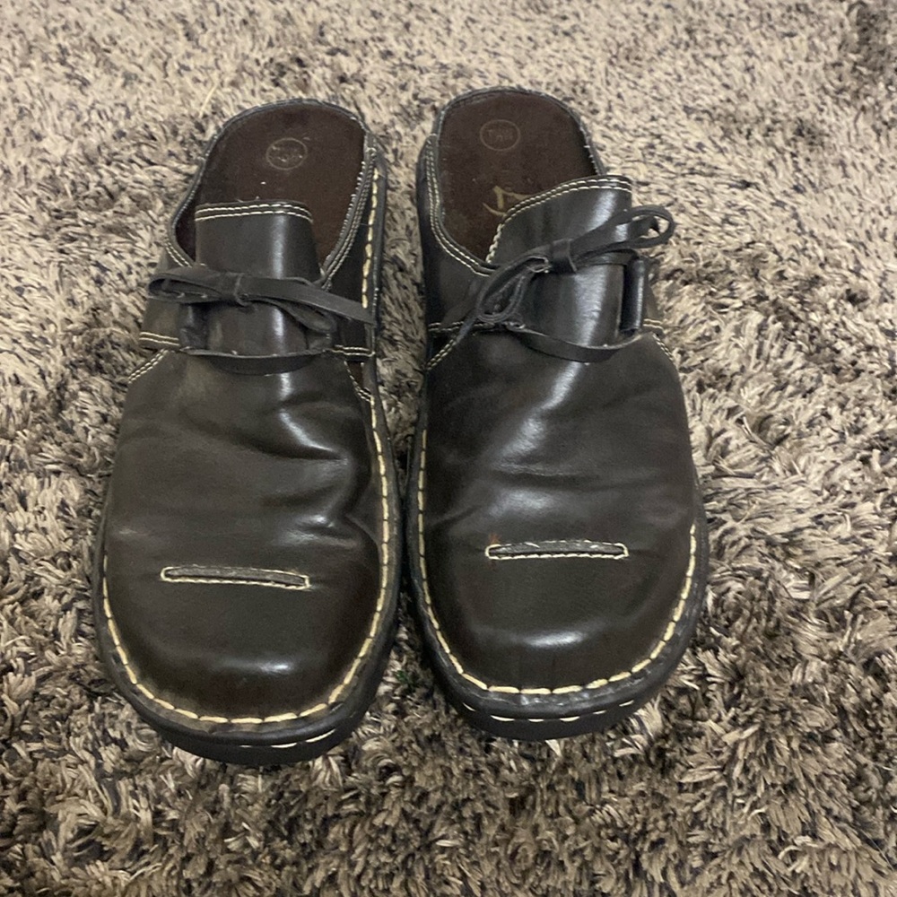 Woman’s Lifestyles shoes